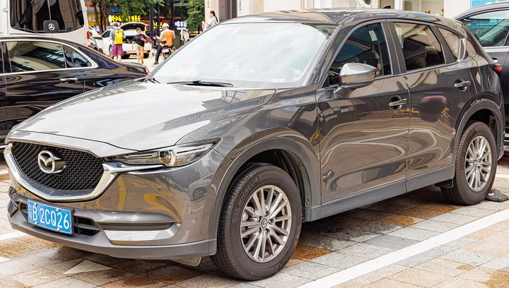 マツダ CX-5（灰）