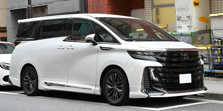 トヨタ ヴェルファイア（白）