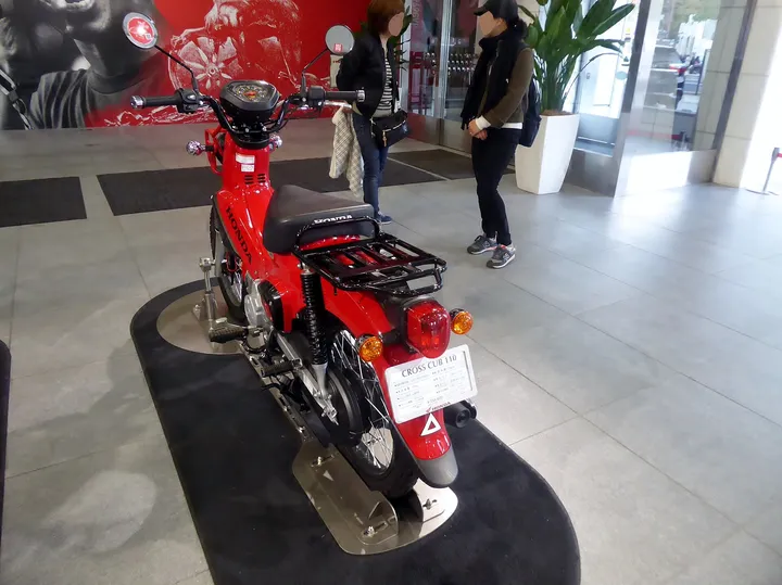 ホンダ クロスカブ（赤）