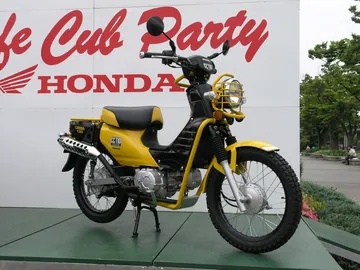 バイク（写真はホンダ クロスカブ）