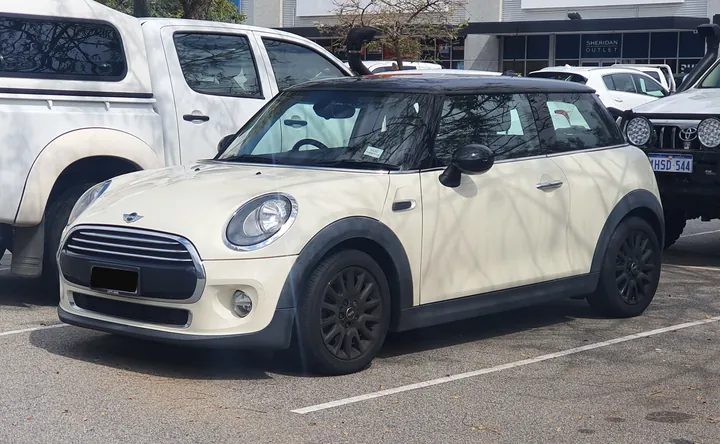 MINI 3ドア（F56）