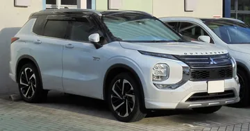 三菱 アウトランダーPHEV（3代目・GN0W）