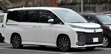 トヨタ ヴォクシー（90系）