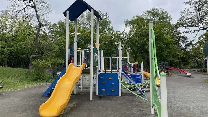公園の遊具