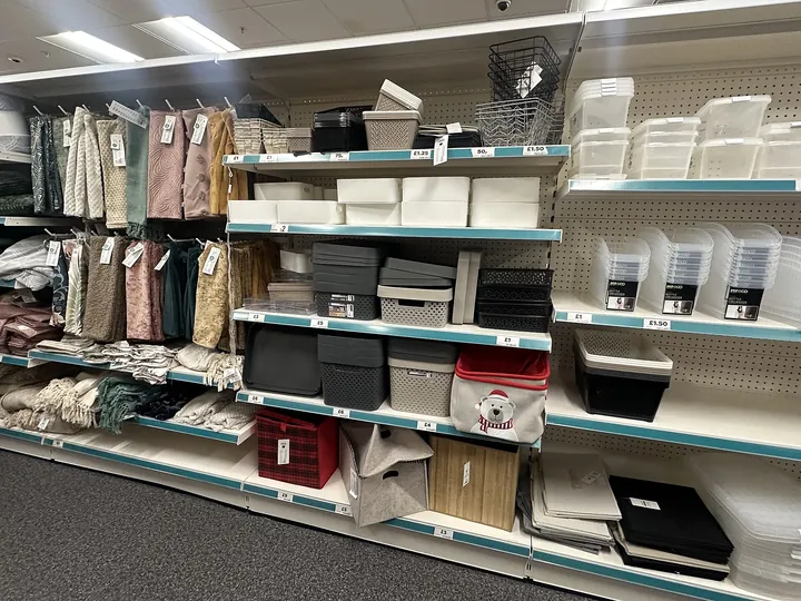 収納用品の売り場