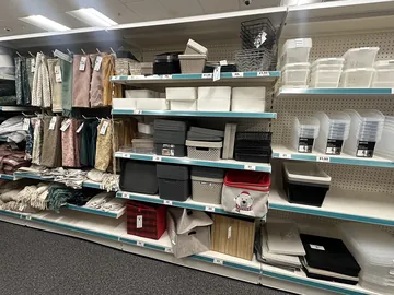 収納用品の売り場