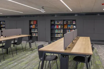 図書館の閲覧室