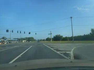 交差点の左折の車線（車の中から）