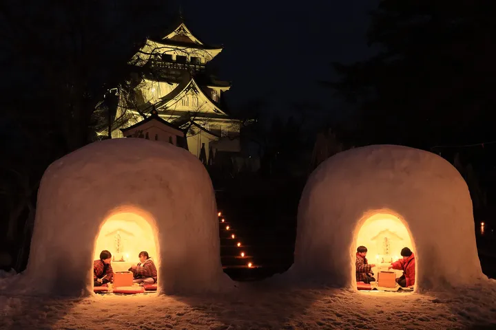 横手の雪まつりのかまくら（秋田県横手市）