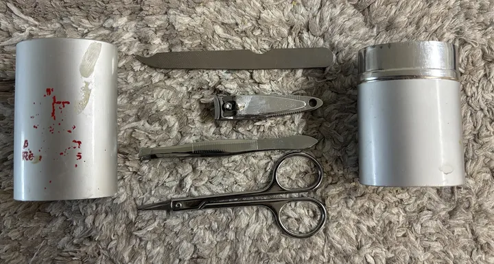 身だしなみの道具（はさみ・爪切りなど）
