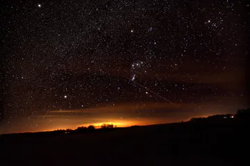 冬の夜空のオリオン座