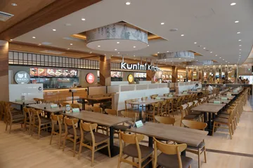 国見サービスエリアのフードコート（福島県・東北自動車道）