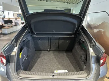 車の荷室