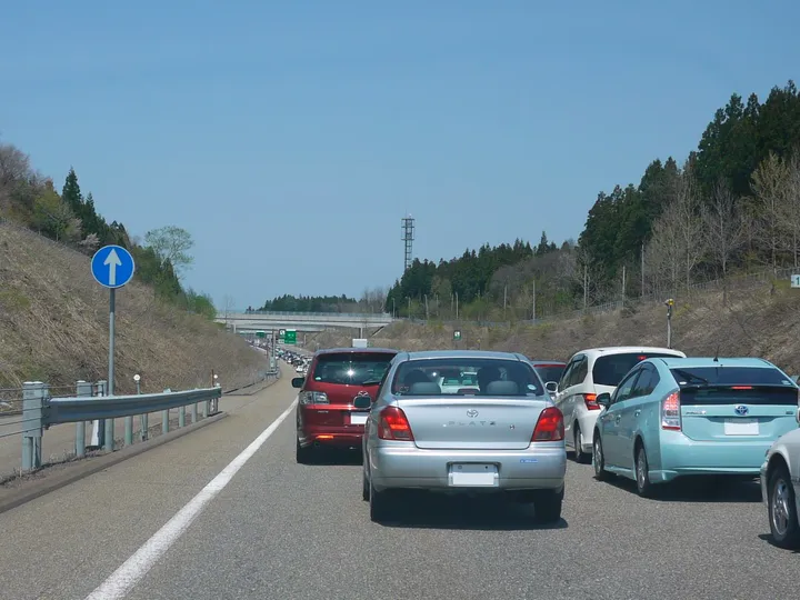 連休の上信越自動車道の渋滞(新潟県)