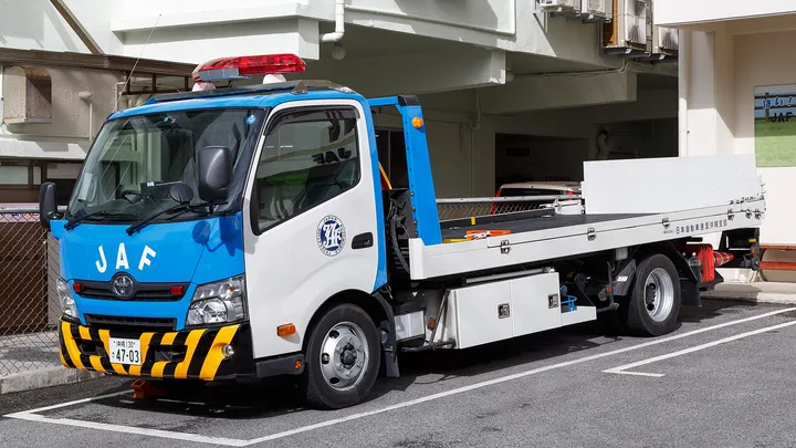 故障車を運ぶ車