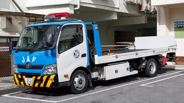 故障車を運ぶ車