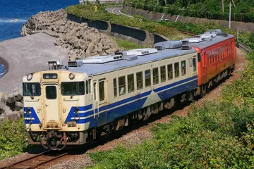 海沿いを走る列車（五能線）