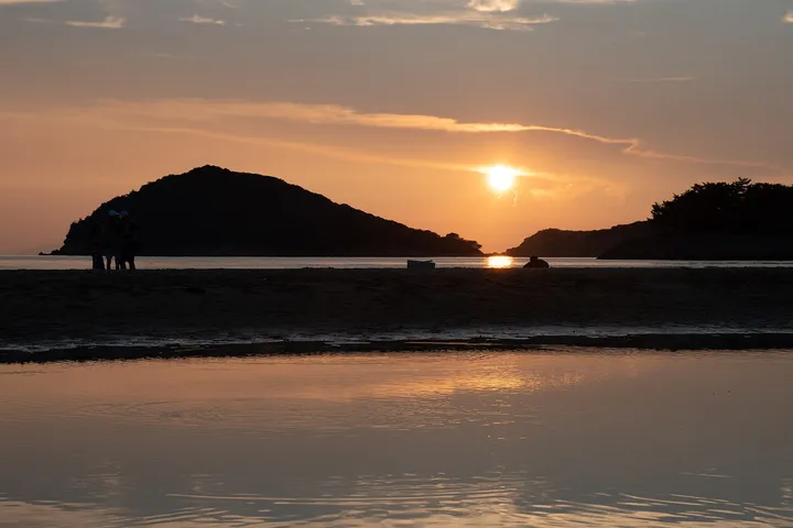父母ヶ浜の夕日（香川県三豊市）