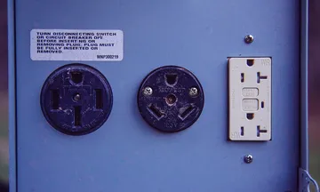 区画の電源の差し込み口