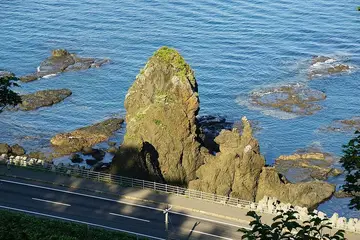 北海道 知床 ウトロの海岸(国設知床野営場付近から)