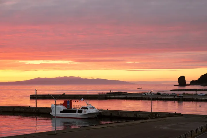 青森県 浅虫温泉から見た陸奥湾の夕景