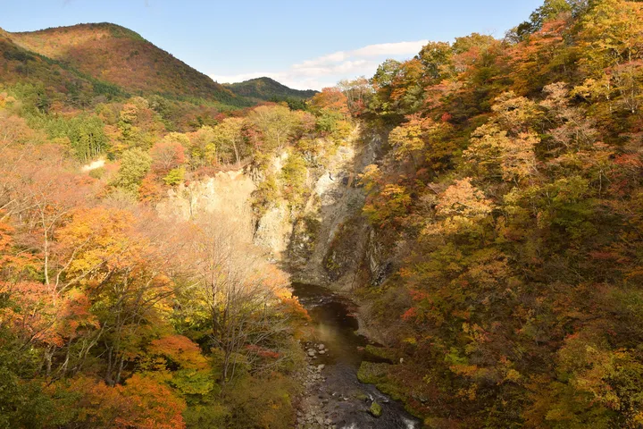 宮城県 秋保大滝付近の紅葉