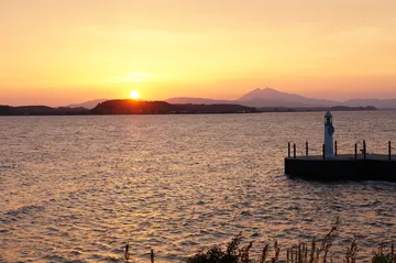 茨城県 霞ヶ浦の夕日と筑波山