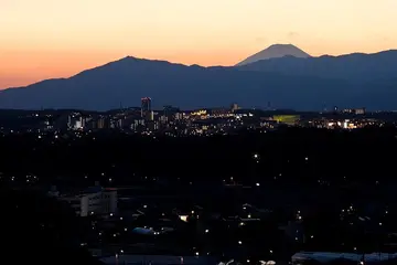 神奈川県 横浜 川和富士公園から見た大山と富士山の夕景