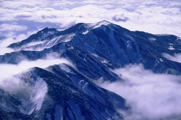 石川県 白山から望む別山（石川・岐阜県境）