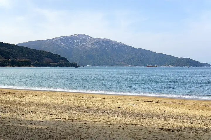 福井県 敦賀 気比の松原から見た西方ヶ岳・蠑螺ヶ岳