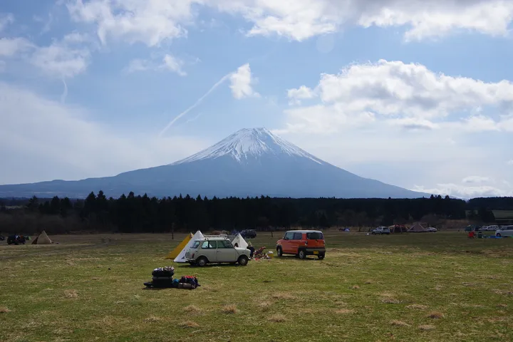 静岡県 朝霧高原 ふもとっぱらキャンプ場と富士山