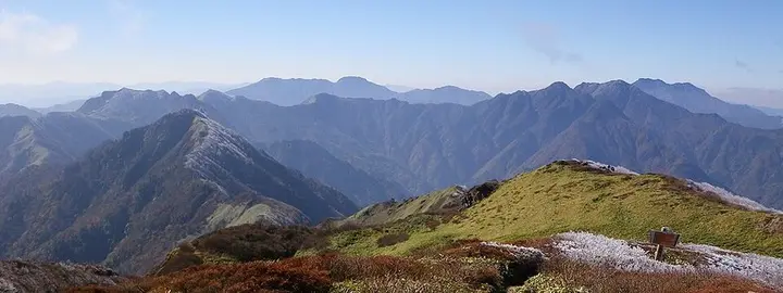 愛媛県 笹ヶ峰から見た石鎚山系