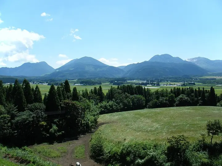 大分県 九重 はんだ高原とくじゅう連山