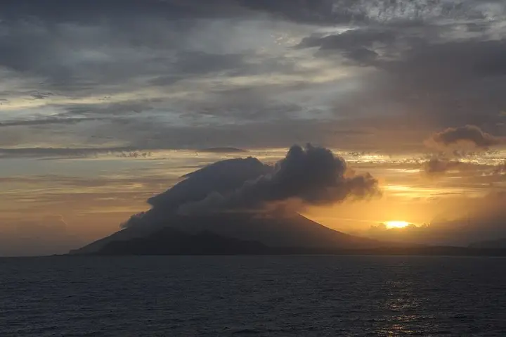 鹿児島県 開聞岳と夕日