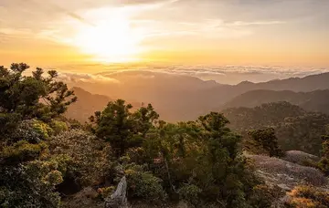 鹿児島県 屋久島 宮之浦岳の朝日