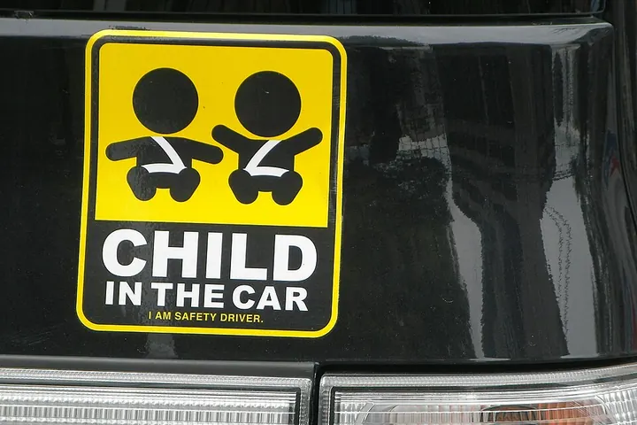 「CHILD IN THE CAR」のステッカー