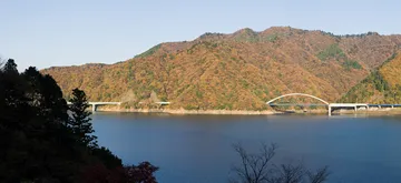 神奈川県 清川村 宮ヶ瀬湖と仏果山