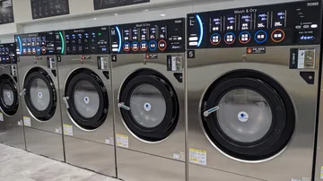 コインランドリーの洗濯乾燥機