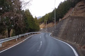 神奈川県 ヤビツ峠の山道