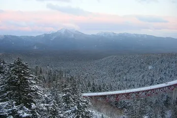 北海道 三国峠の松見大橋（冬）