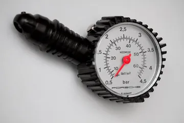 タイヤの空気圧計