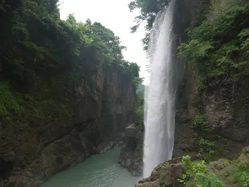 綿ヶ滝（石川県白山市）