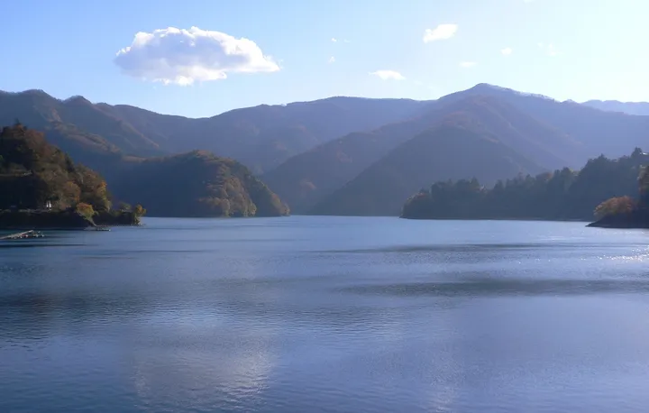 奥多摩湖（東京都奥多摩町）