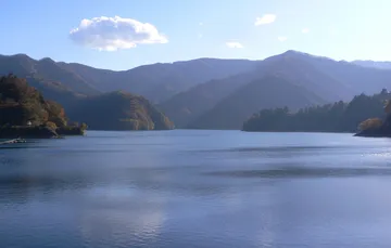奥多摩湖（東京都奥多摩町）