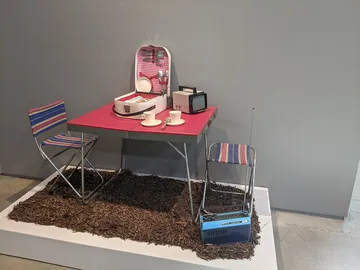 折りたたみの机と椅子