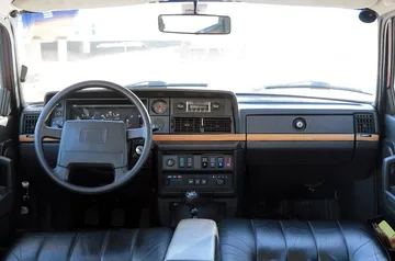 車内の運転席