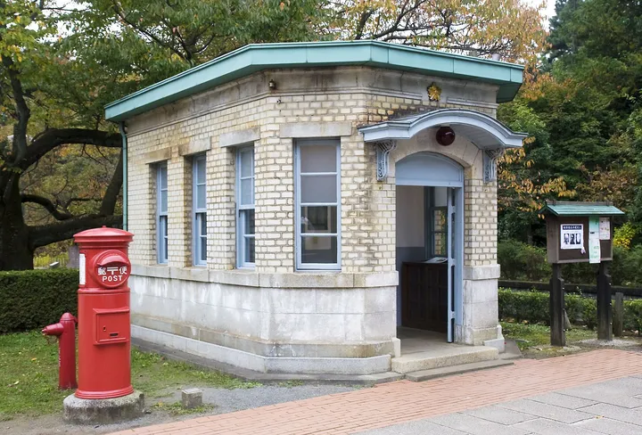 古い交番の建物