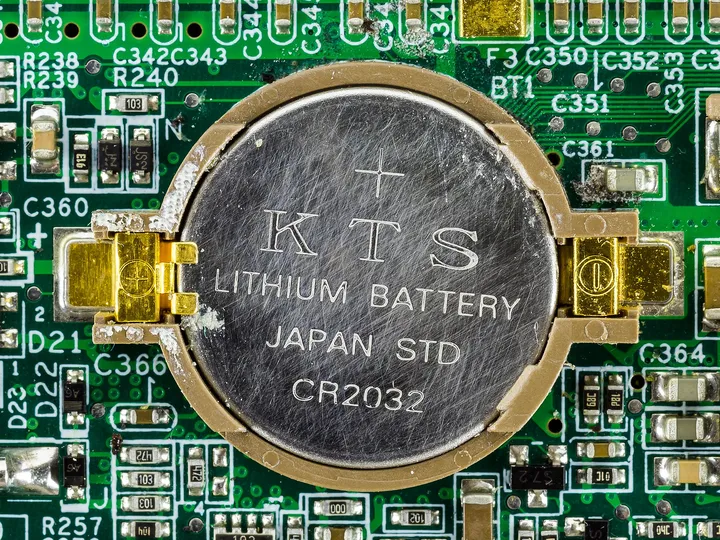 ボタン電池