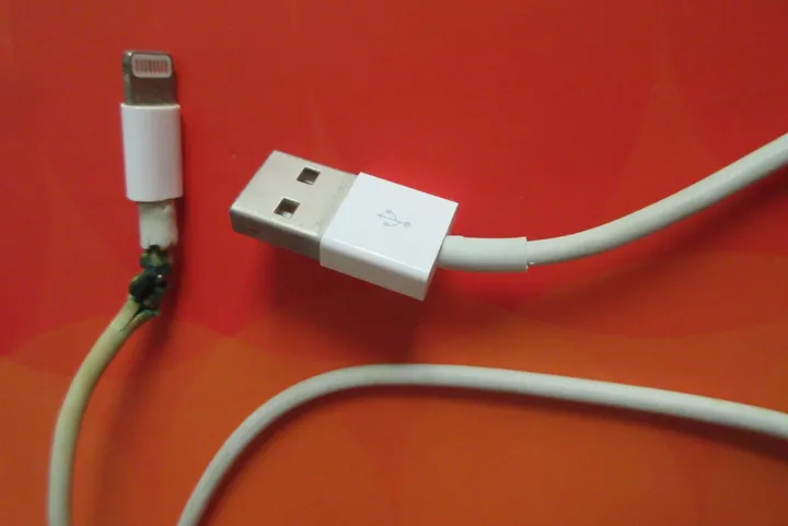 USBのケーブル