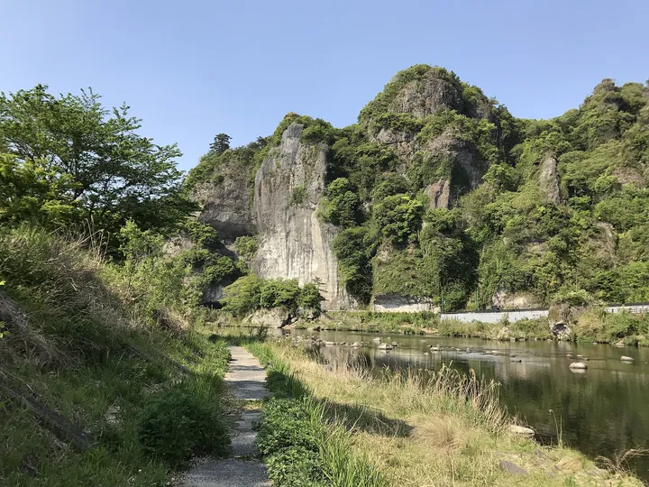 耶馬渓の岩山と川